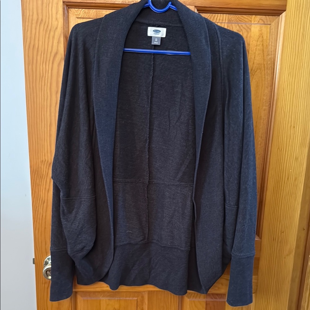 #70 - Old Navy Women's Grey Sweatshirt
